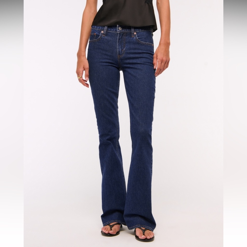 Abercrombie & Fitch Mid Rise Bootcut Jeans NWT 25S Dark Rinse - Picture 2 of 8